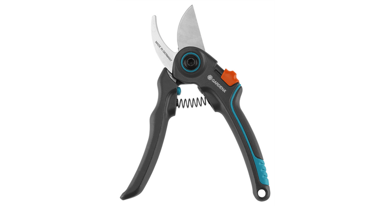 Gardena ExpertCut shears open, showing the return spring